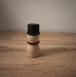 80kr. Højde 8 cm.