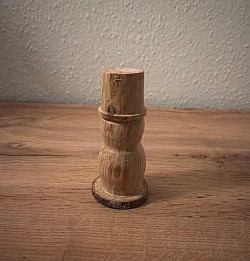 80kr. Højde 10,5 cm.