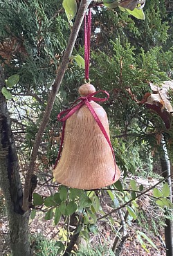 140kr. Højde 8,5 cm