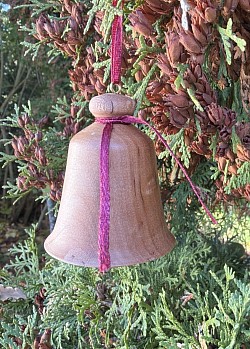 140kr. Højde 7 cm.